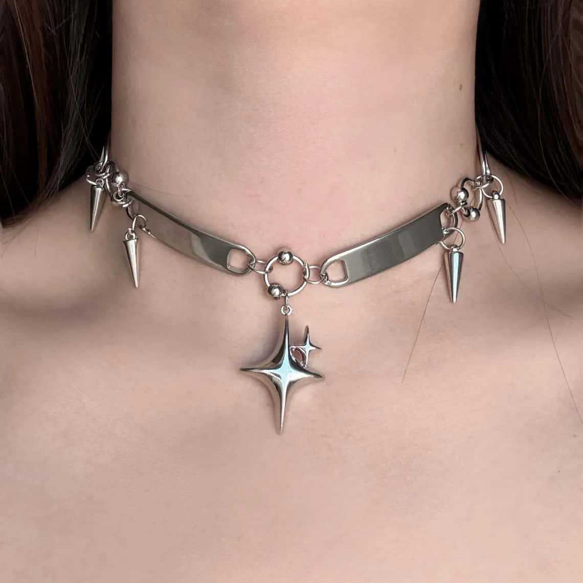 Daith Heart Ring - Punkowy choker z nitami, biżuteria rockowa,