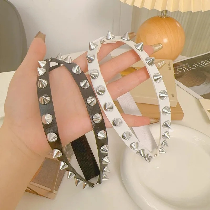 Podwójny pasek na udo z kolcam – Body Jewelry Art recenzja i cena